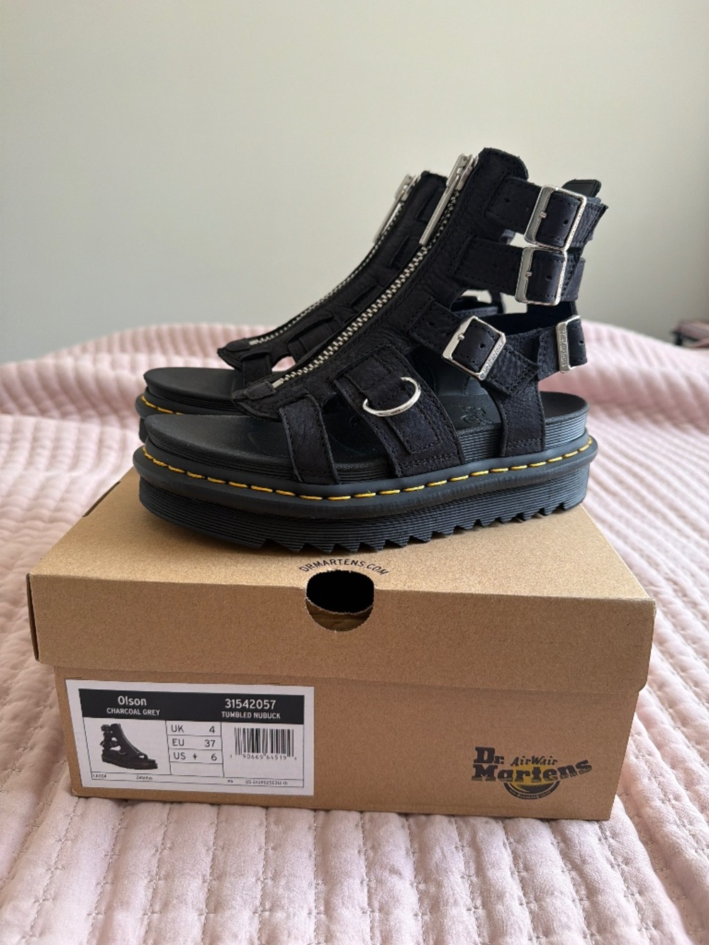 Dr. Martens Olsen Charcoal Grey